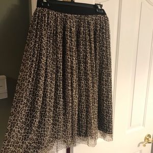 Beautiful leopard midi skirt